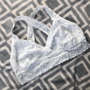 🛑SOLD🛑Arie Lace Crisscross Back Bralette
